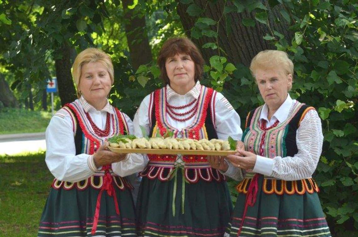 Zasmakuj w Garbowie: Karp w śmietanie i pierogi