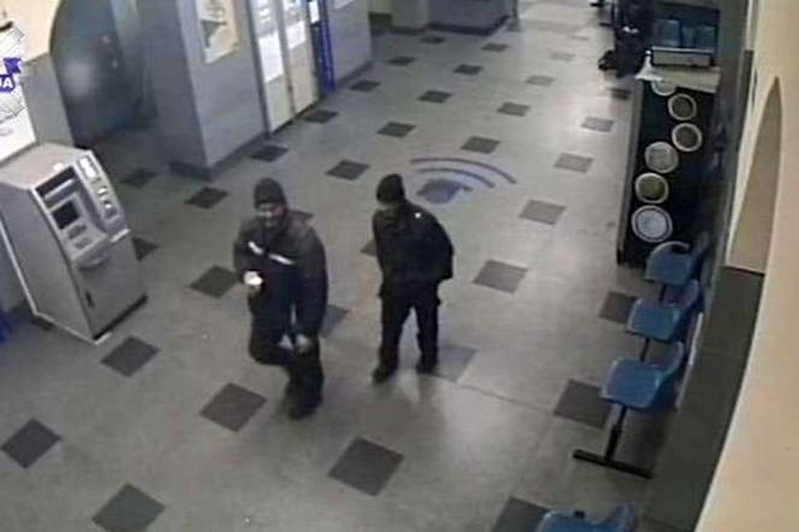 Zasnął na dworcu, ukradli mu iPhone'a (wideo) Zasnął na dworcu, ukradli mu iPhone'a (wideo)