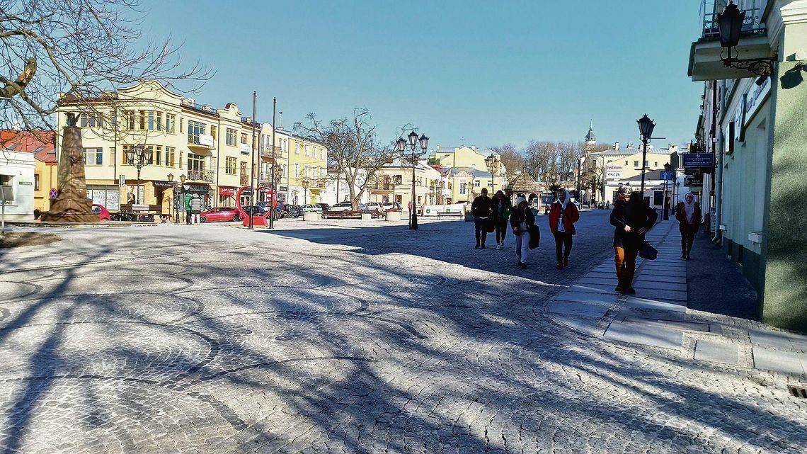 Zaśpiewa Cugowski, Kupicha i Jamala. Dlatego zamkną centrum