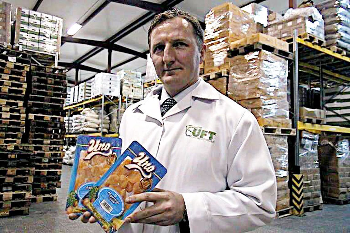 Zasypał sklepy bakaliami