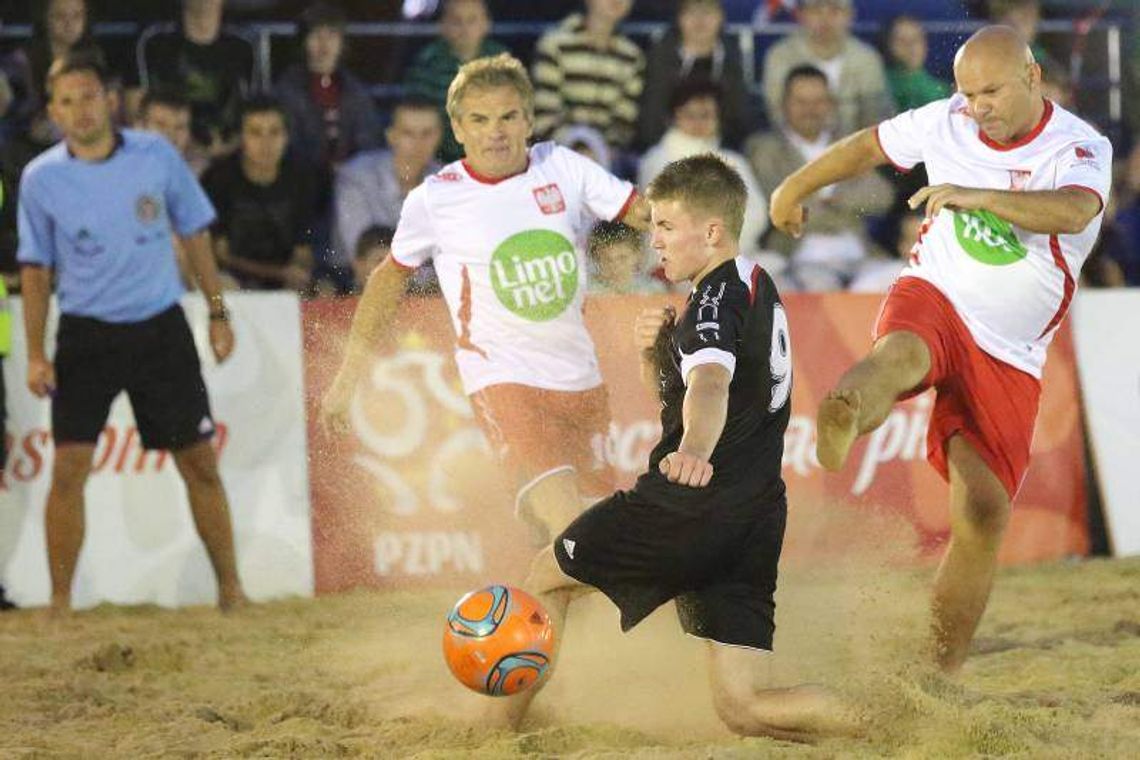 Zasypią piaskiem plac Chopina w Puławach. Będą grać w piłkę