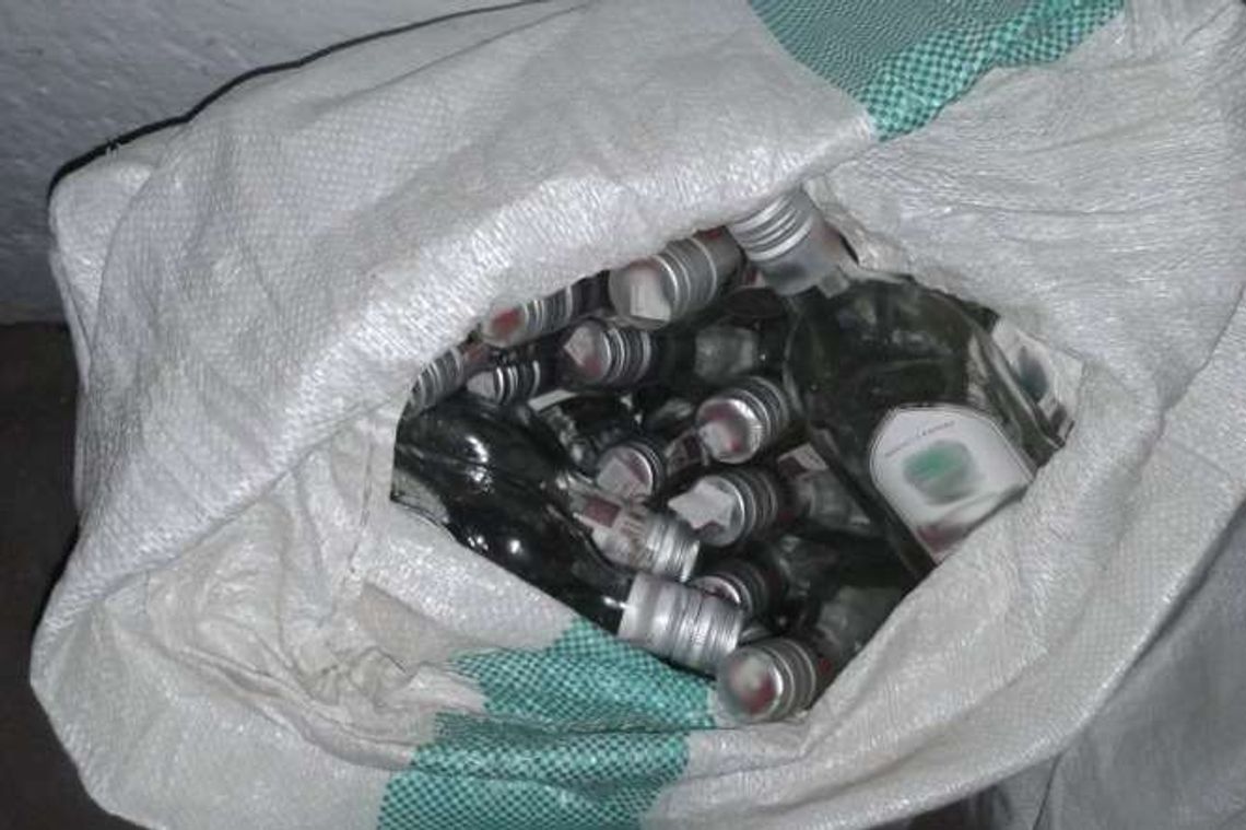 Zatrzymali 63-latka za podrabianie polskiej wódki