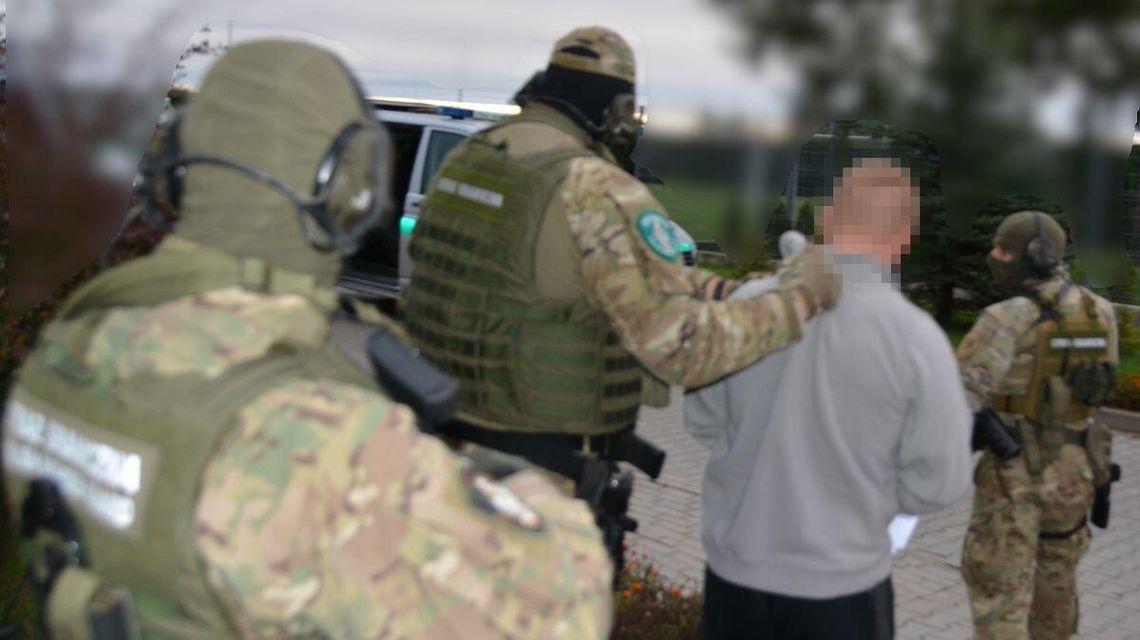 Zatrzymano międzynarodowych przemytników. Wprowadzili do obrotu towar wart 5.5 mln zł [wideo]