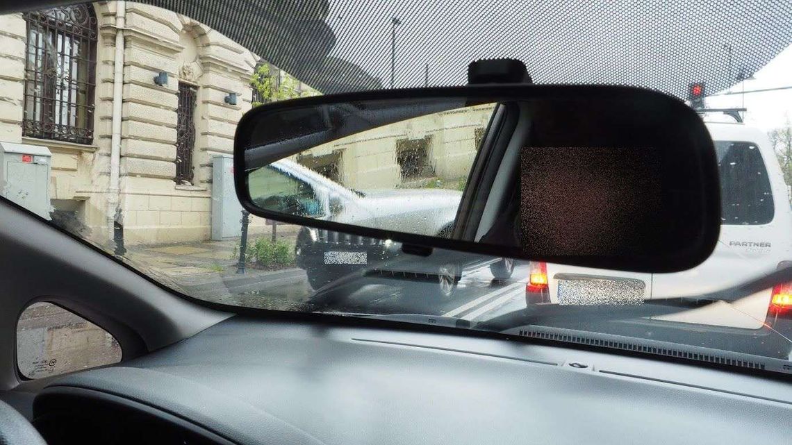 Zauważyli dziwnie zachowującego się kierowcę. Mieli nosa Zauważyli dziwnie zachowującego się kierowcę. Mieli nosa