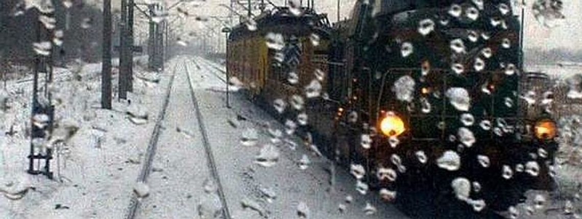 Zawadówka: 16 i 19-latek układali przeszkody na torach