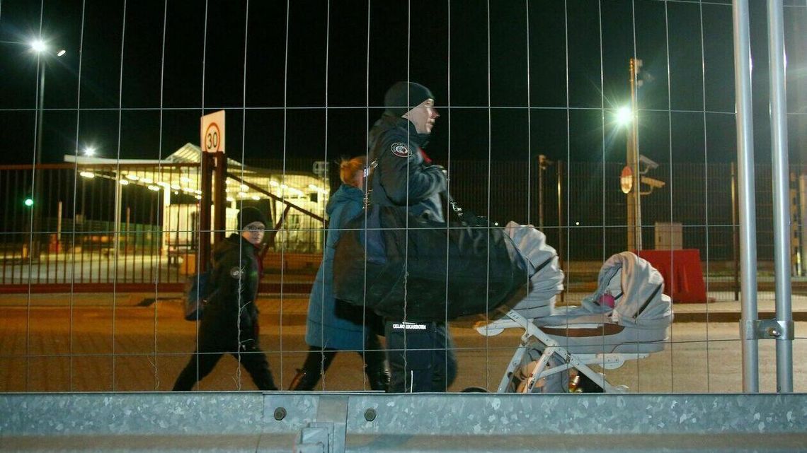 Zawieszenie broni w Ukrainie. Otwarto korytarze humanitarne dla cywilów Zawieszenie broni w Ukrainie. Otwarto korytarze humanitarne dla cywilów