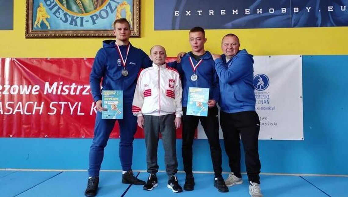 Zawodnicy Cementu-Gryfa Chełm z medalami podczas młodzieżowych mistrzostw Polski