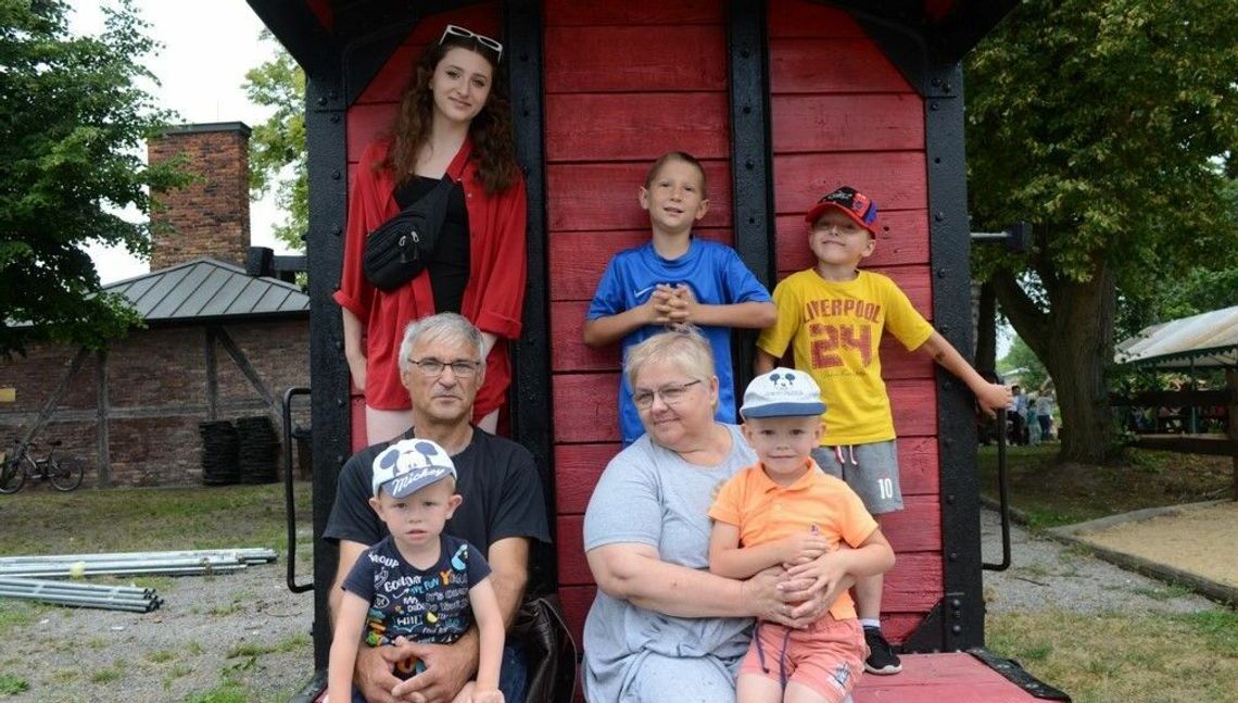 Zawodowa ale prawdziwa mama mówi jak to jest, kiedy masz dzieci młodsze niż wnuki