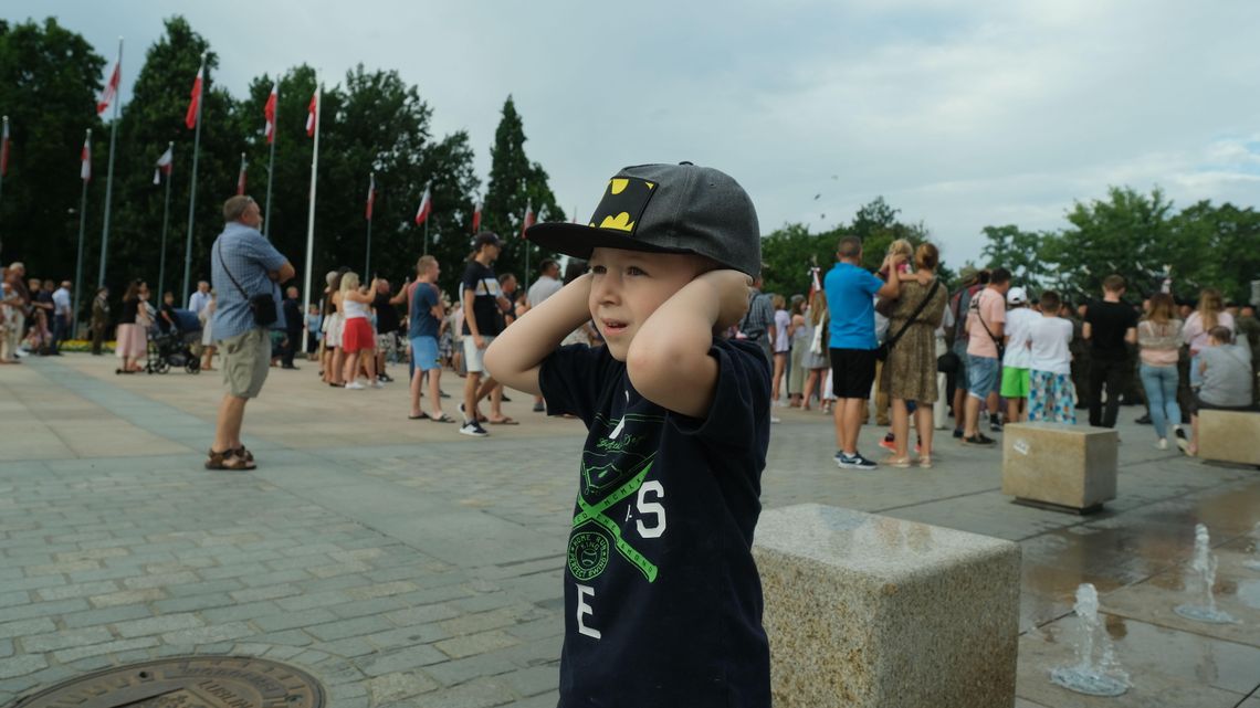 Zawyją syreny. "Prosimy o zachowanie spokoju" Zawyją syreny. "Prosimy o zachowanie spokoju"