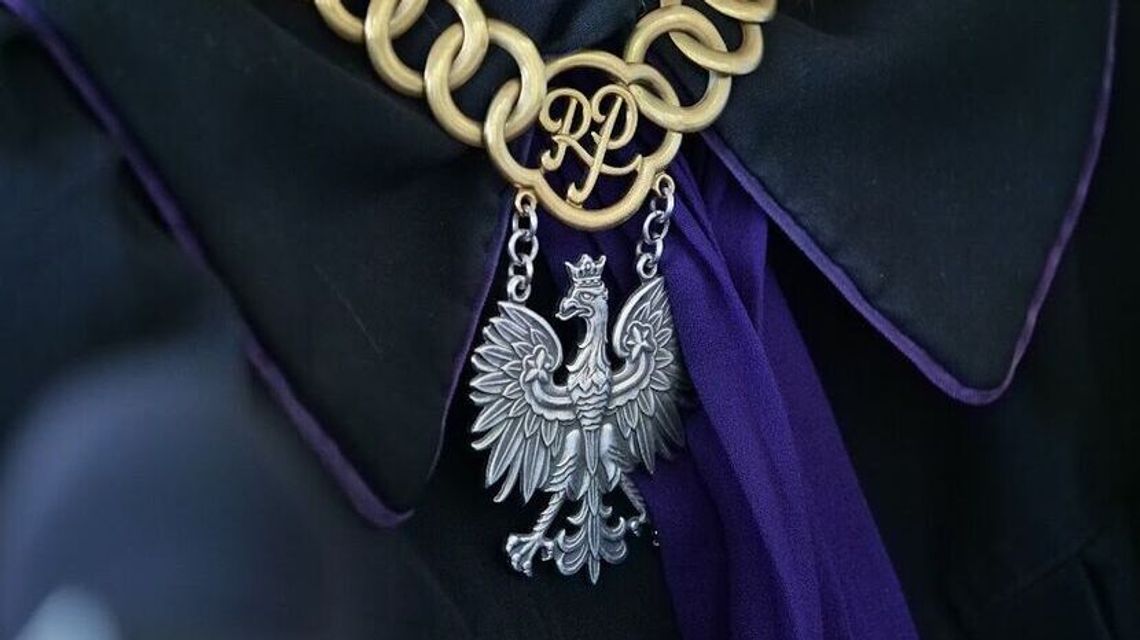 Zazdrosny Zimbabwejczyk skazany. Kobieta wyskoczyła z okna, aby uciec przed nożem 