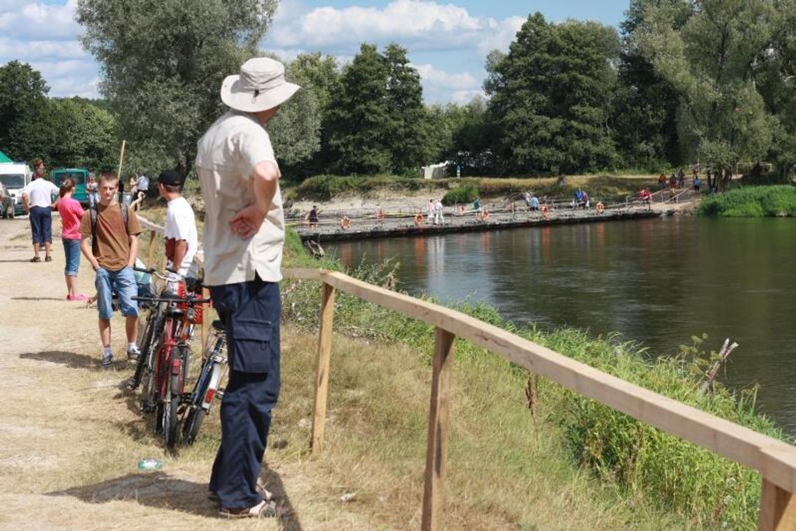 Zbereże: 35 tys. osób przeszło przez most łączący Polskę z Ukrainą