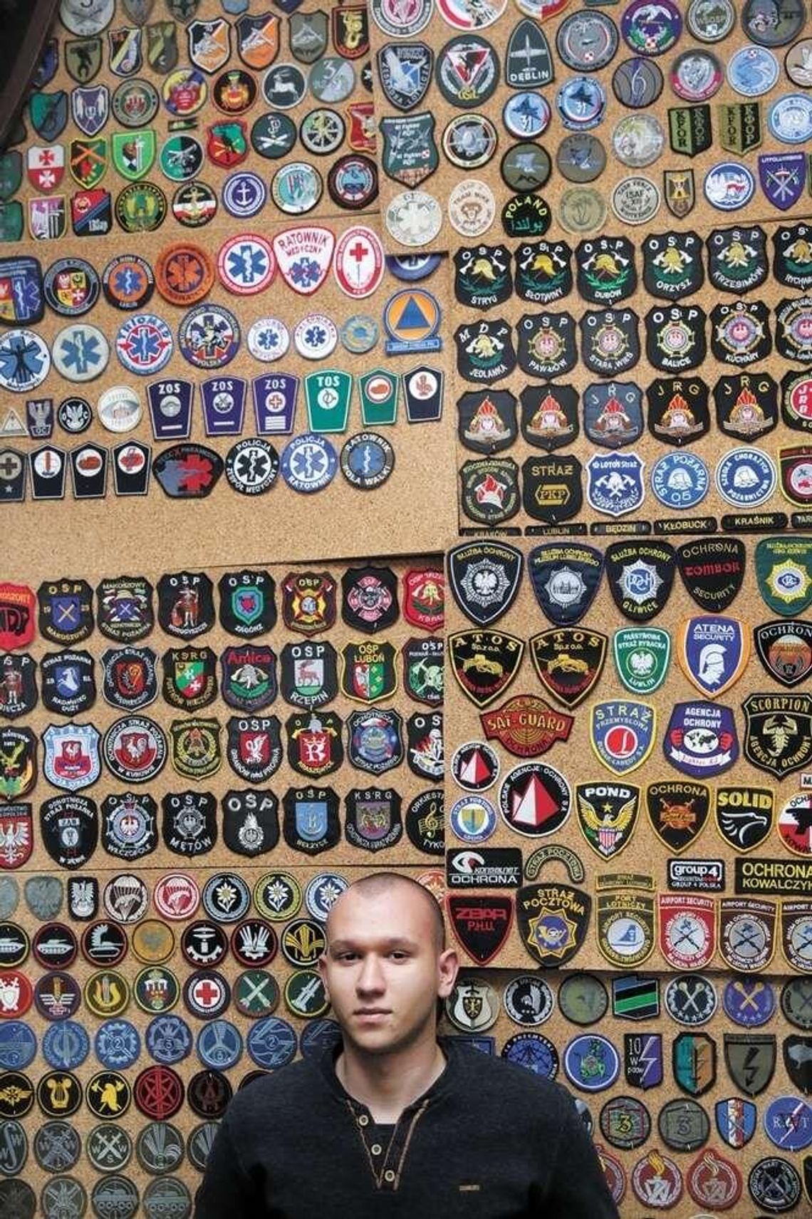 Zbiera naszywki, pagony i emblematy. Uczniem z Lublina interesują się nie tylko media