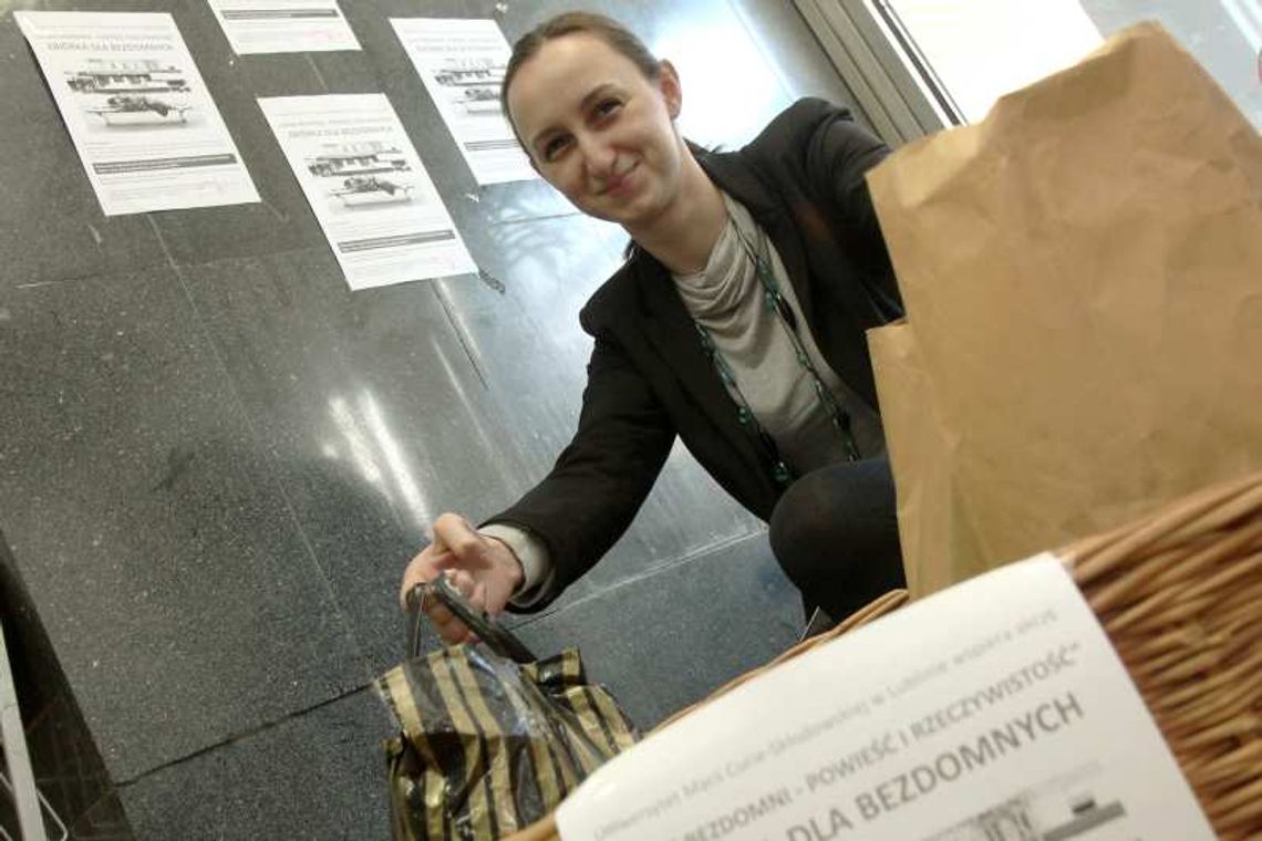 Zbiórka darów dla bezdomnych na UMCS Zbiórka darów dla bezdomnych na UMCS