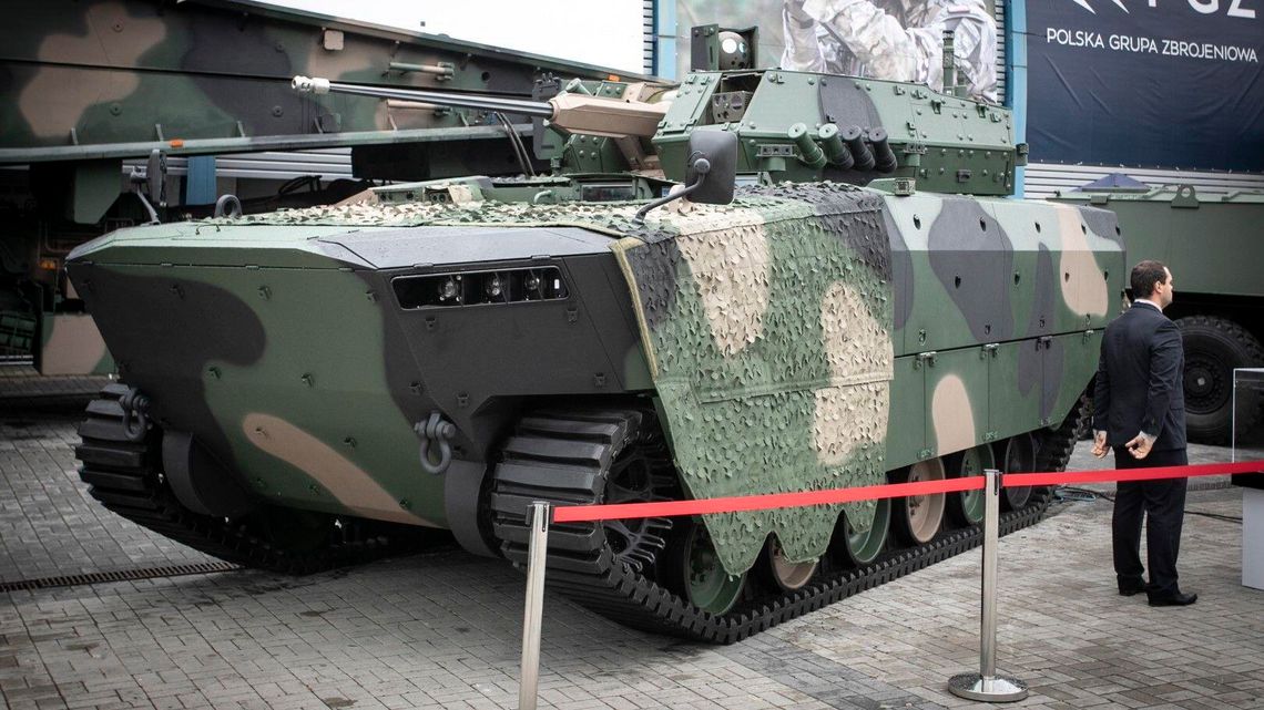 Zbrojeniowa czołówka na targach w Kielcach [zdjęcia]