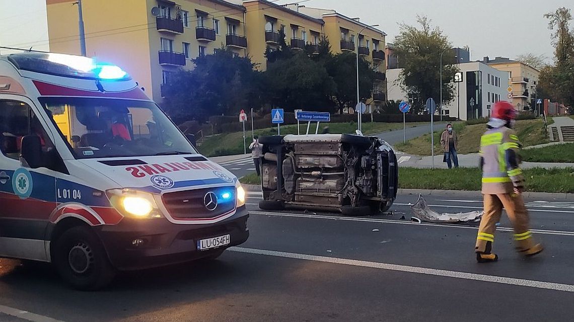 Zderzenie audi i toyoty w centrum Lublina. Jednego z kierowców szuka policja