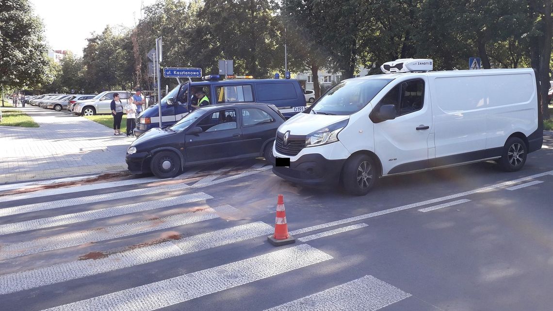 Zderzenie aut na skrzyżowaniu ul. Kasztanowej i Niepodległości. Są utrudnienia
