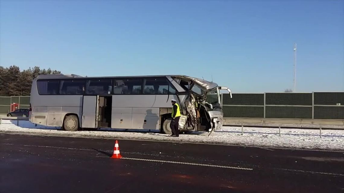 Zderzenie autokarów na trasie Warszawa-Lublin. Jeden z nich przewoził dzieci