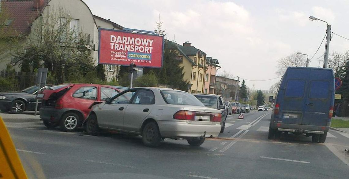 Zderzenie czterech aut na ul. Dywizjonu 303 w Lublinie