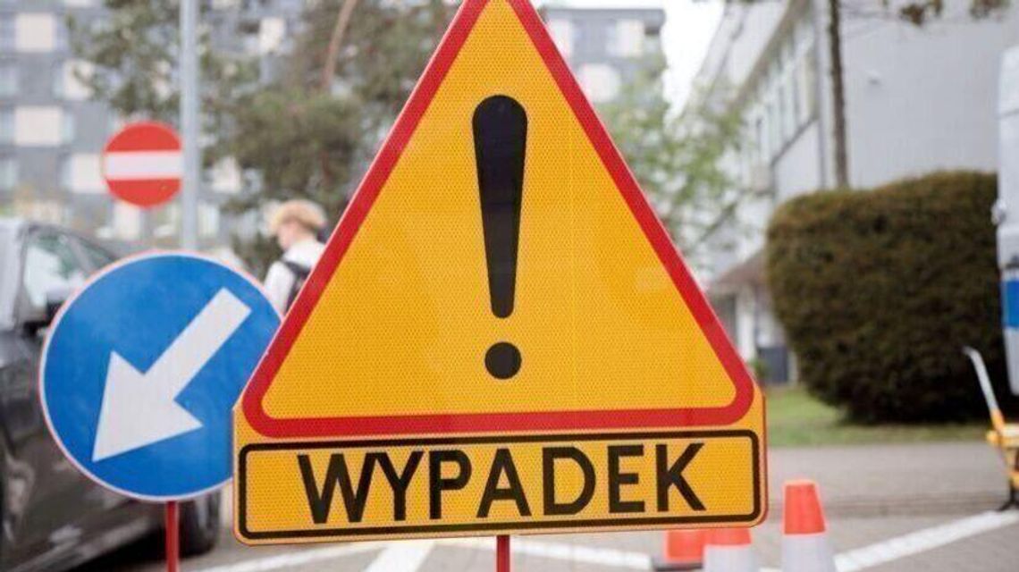 Zderzenie czterech samochodów. Droga krajowa nr 17 zablokowana Zderzenie czterech samochodów. Droga krajowa nr 17 zablokowana