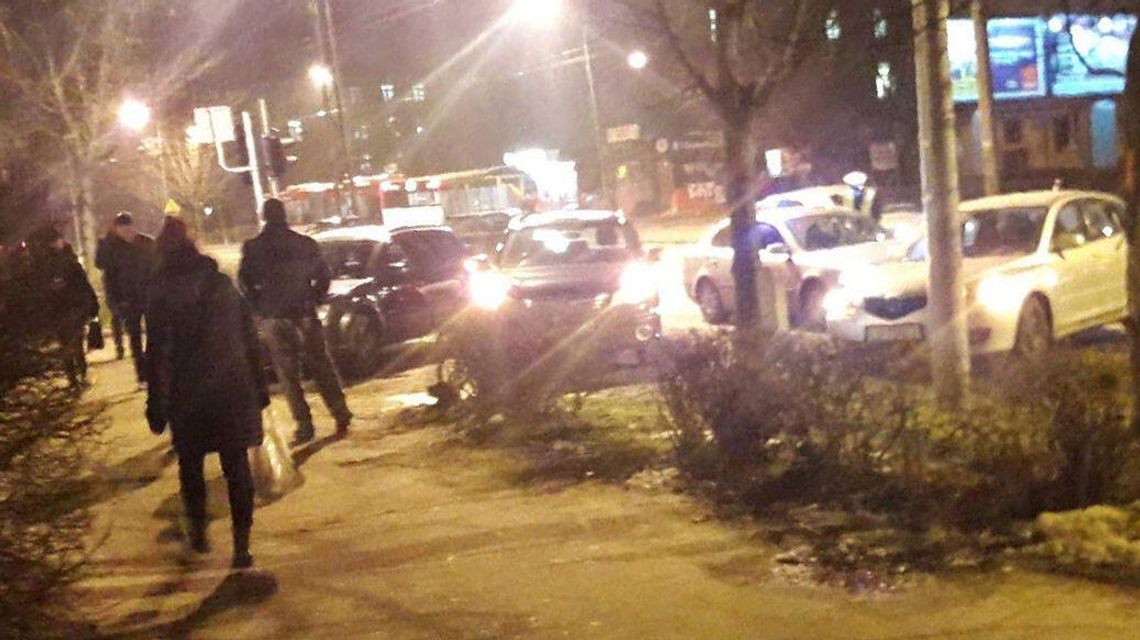 Zderzenie dwóch samochodów na Al. Racławickich w Lublinie