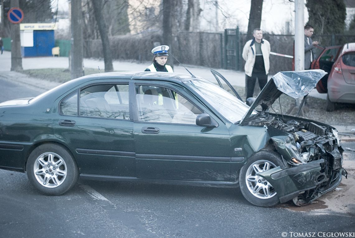 Zderzenie dwóch samochodów na Grabskiego w Lublinie Zderzenie dwóch samochodów na Grabskiego w Lublinie