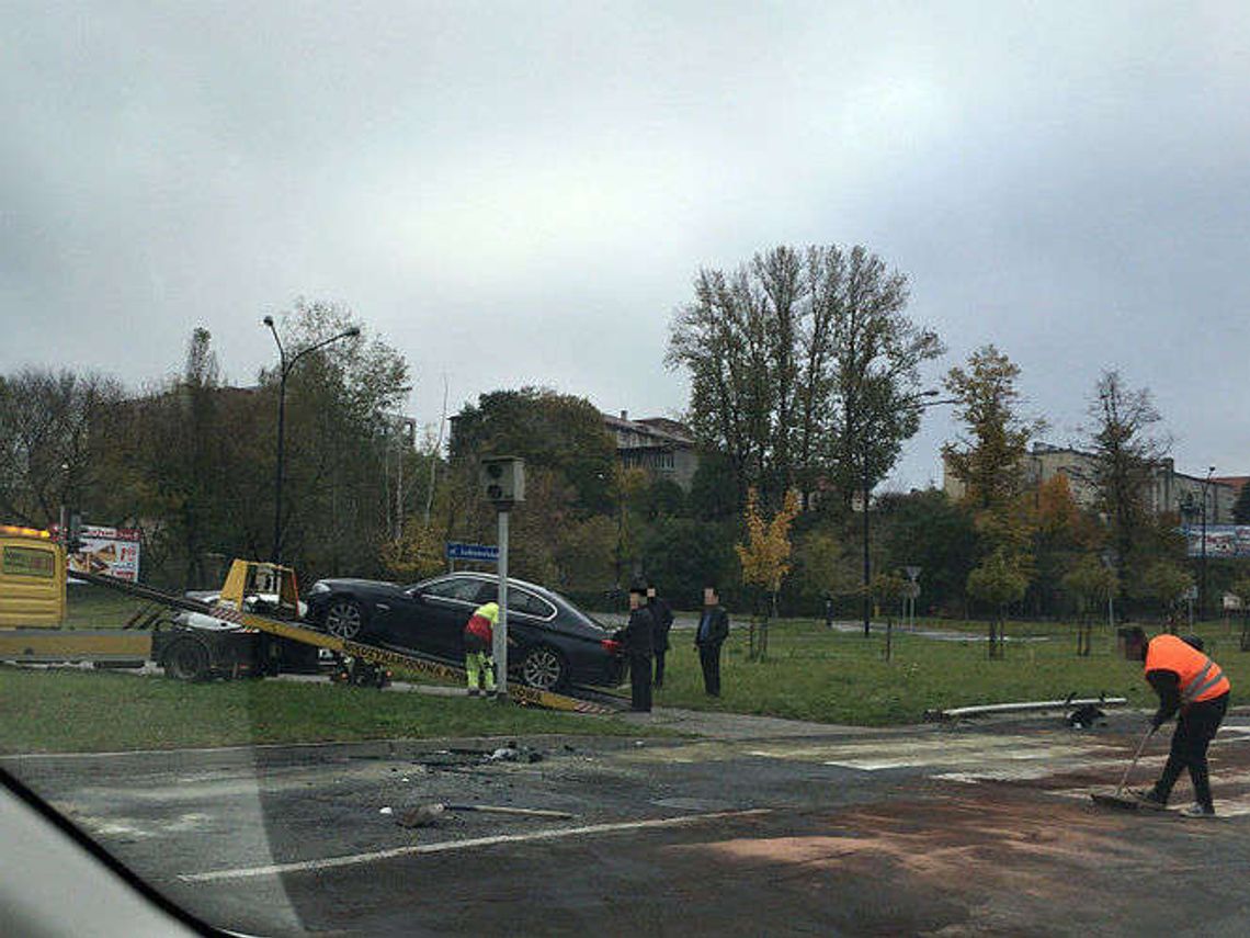 Zderzenie dwóch samochodów w Lublinie. Jedna osoba w szpitalu