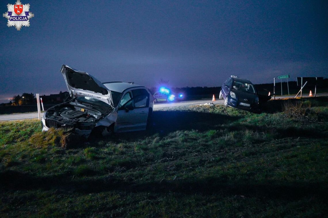 Zderzenie na drodze wojewódzkiej. Cztery osoby ranne, droga zablokowana na kilka godzin