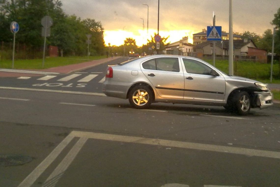 Zderzenie samochodów w Świdniku (wideo)
