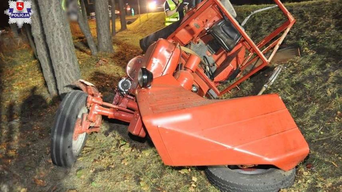 Zderzenie samochodu z ciągnikiem. 33-latek trafił do szpitala [zdjęcia]