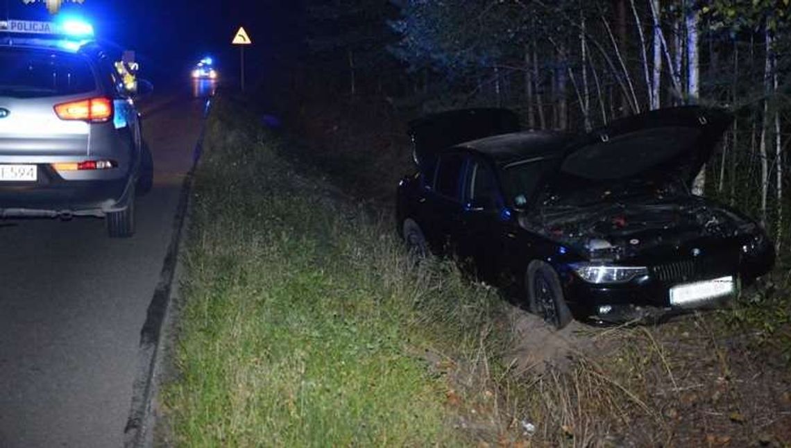 Zderzenie samochodu z motorowerem. 16-latek w szpitalu