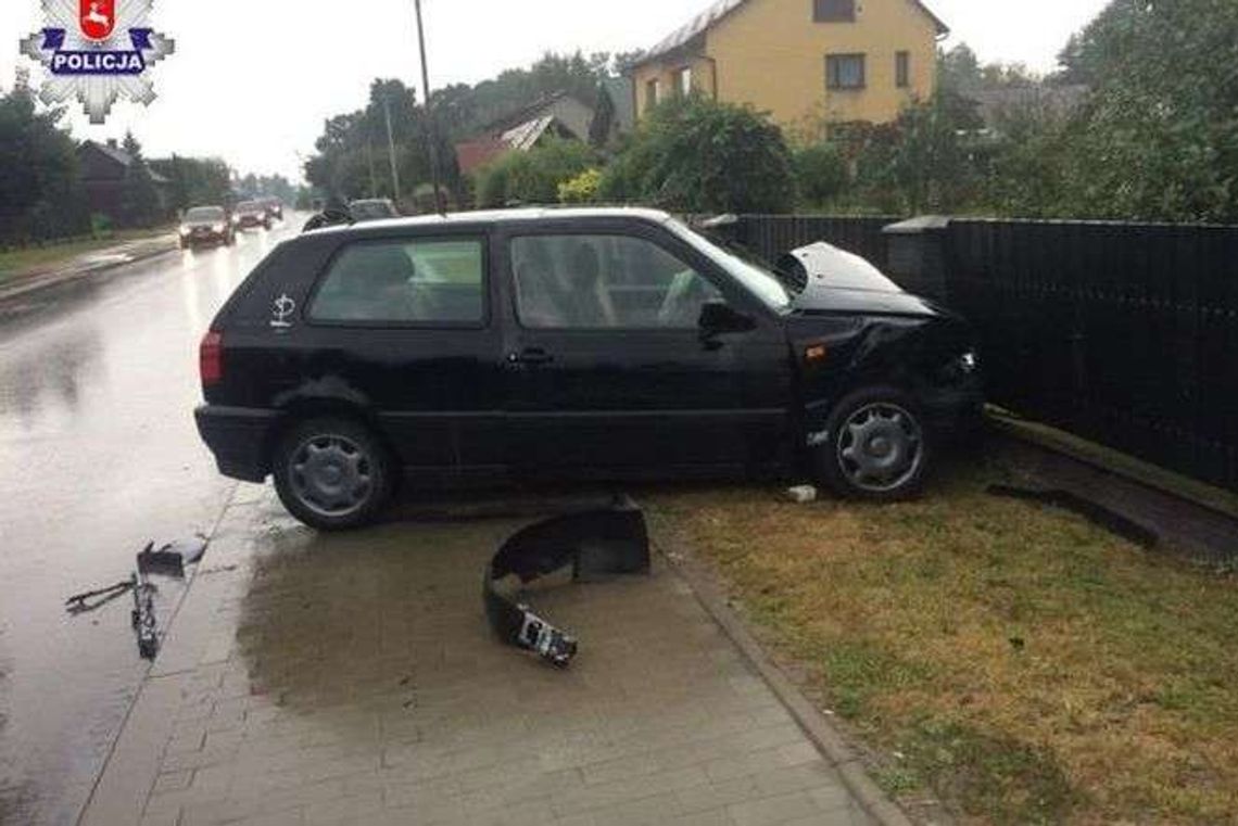 Zderzenie trzech aut. Sprawczyni wyprzedzała, pomimo deszczu