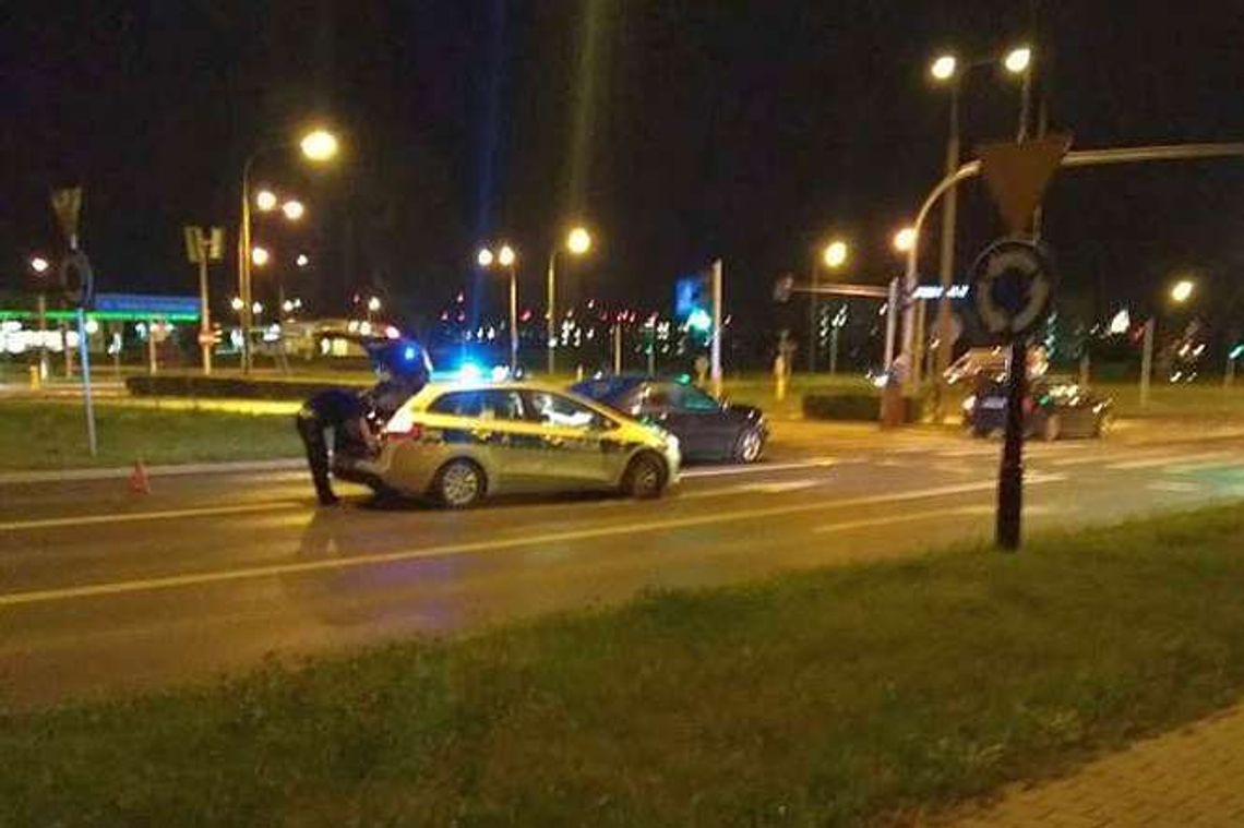 Zderzyły się dwa samochody. Kierowca opla kompletnie pijany