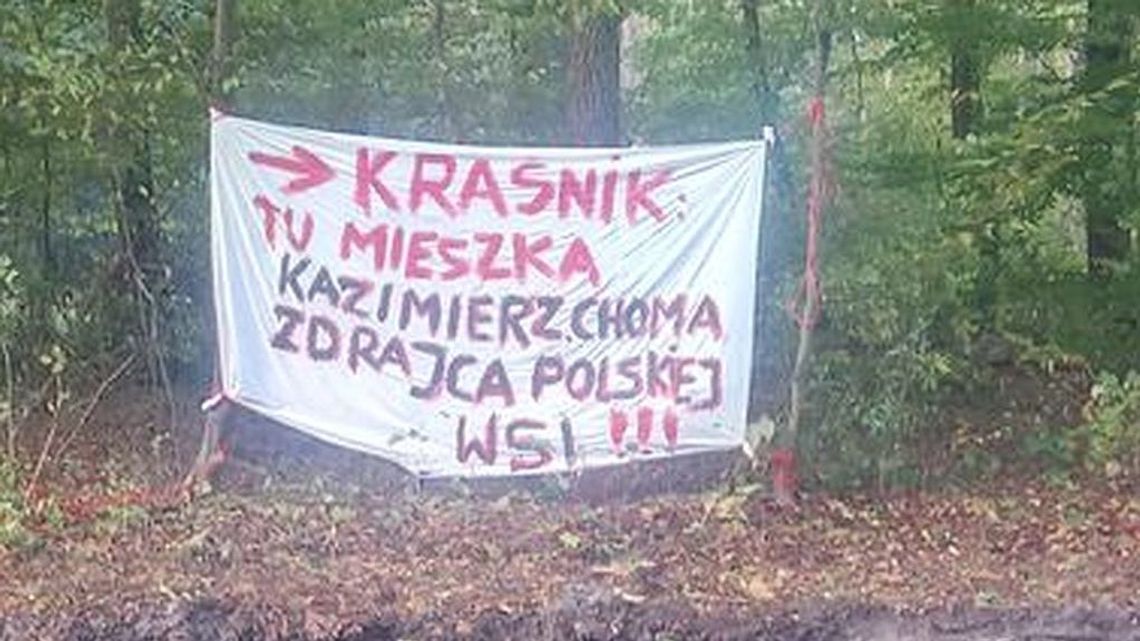 "Zdrajca polskiej wsi". Rolnicy wywiesili transparent przy wjeździe do Kraśnika
