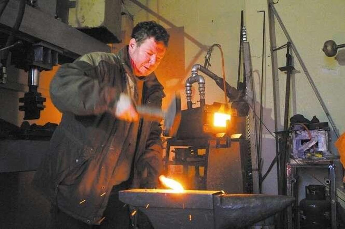 Ze stali zrobi niemal wszystko. "Mógłbym uzbroić rycerza"