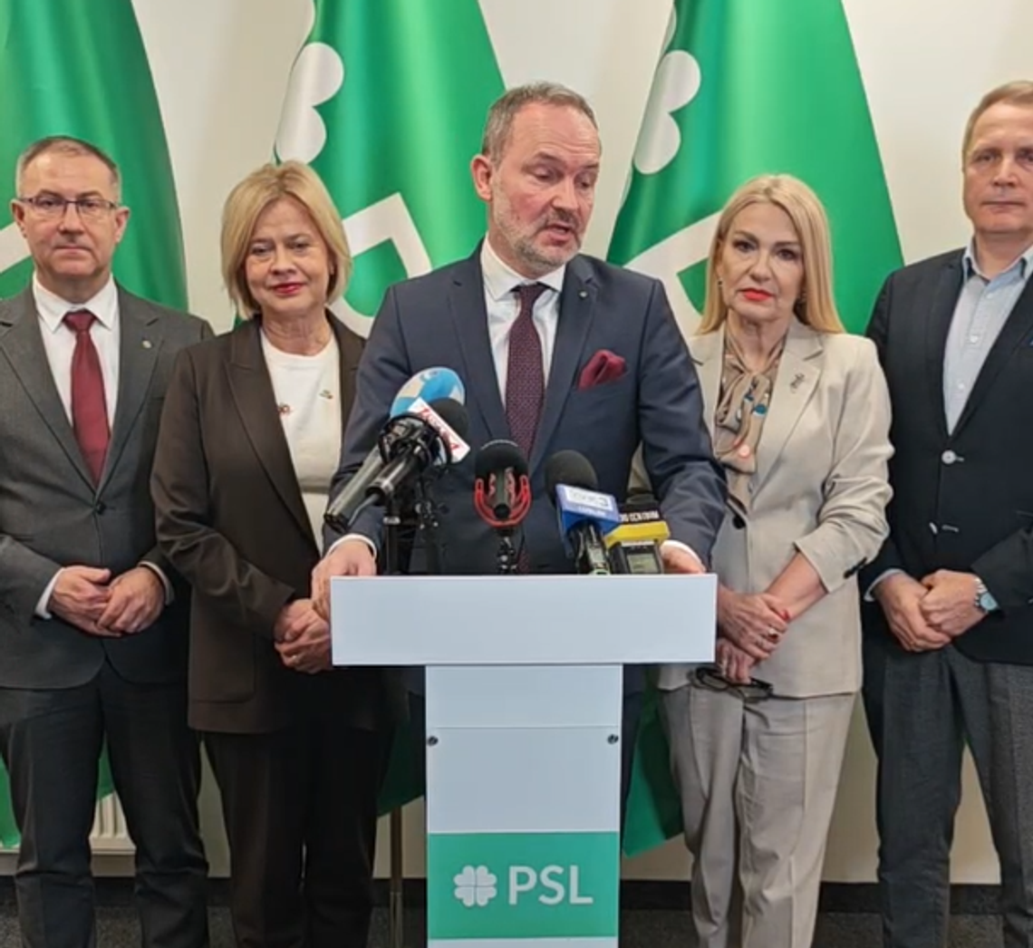 Konferencja prasowa PSL – politycy partii podczas wystąpienia przed mediami