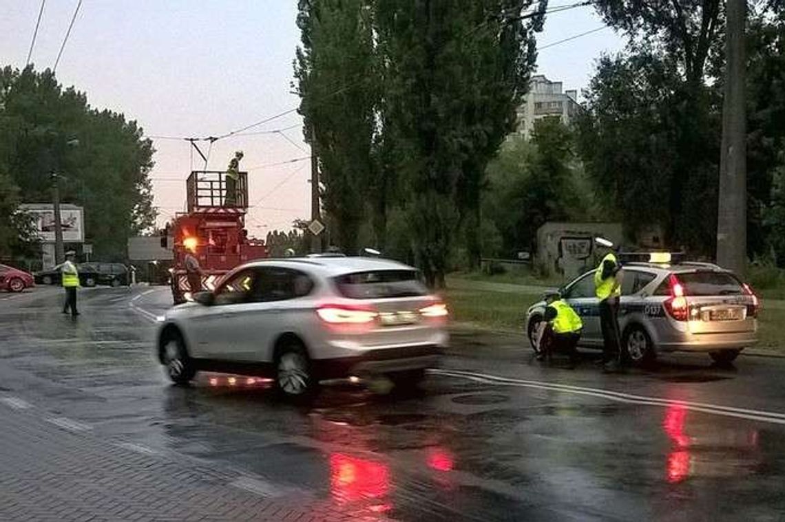 Zerwana trakcja trolejbusowa. Utrudnienia w ruchu na ul. Zana Zerwana trakcja trolejbusowa. Utrudnienia w ruchu na ul. Zana