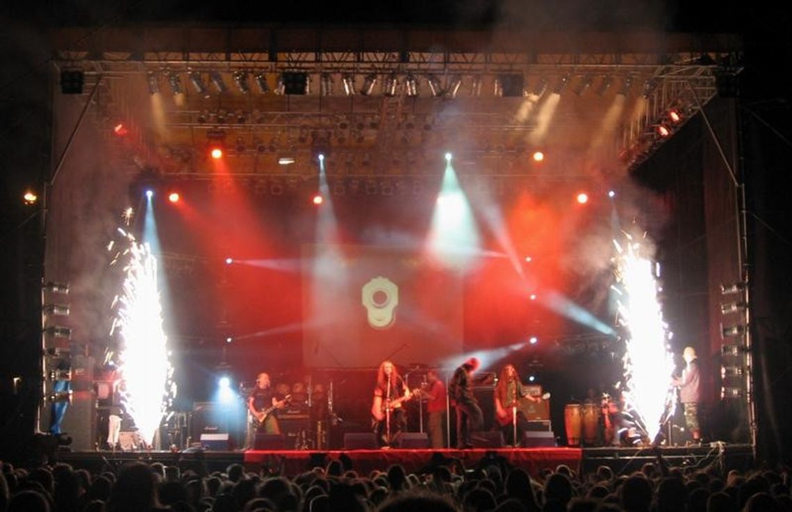 Zespół Hunter i wiceszef policji zagrają przed Metallicą