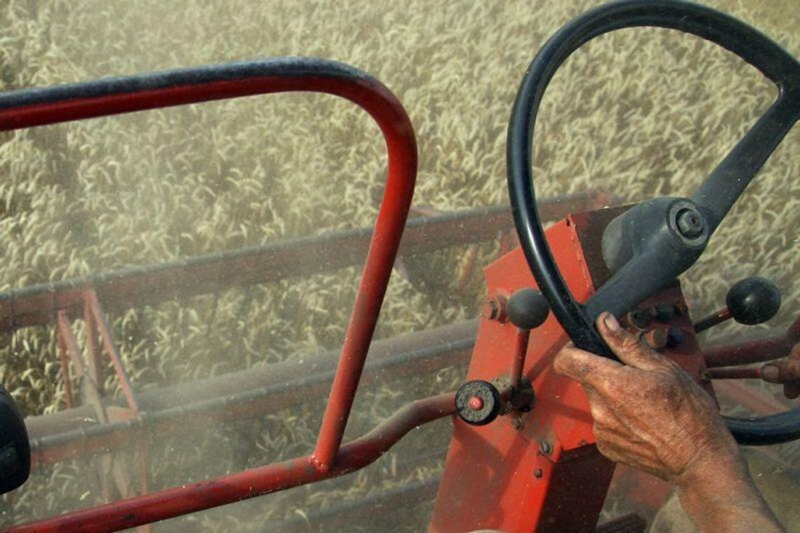 Zezulin: Spłonął kombajn. Zapalił się podczas pracy