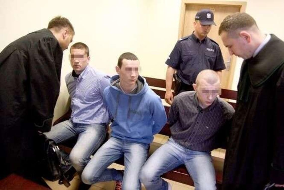 Zginął w bójce na przystanku. Oskarżeni wychodzą z aresztu, odpowiedzą z wolnej stopy