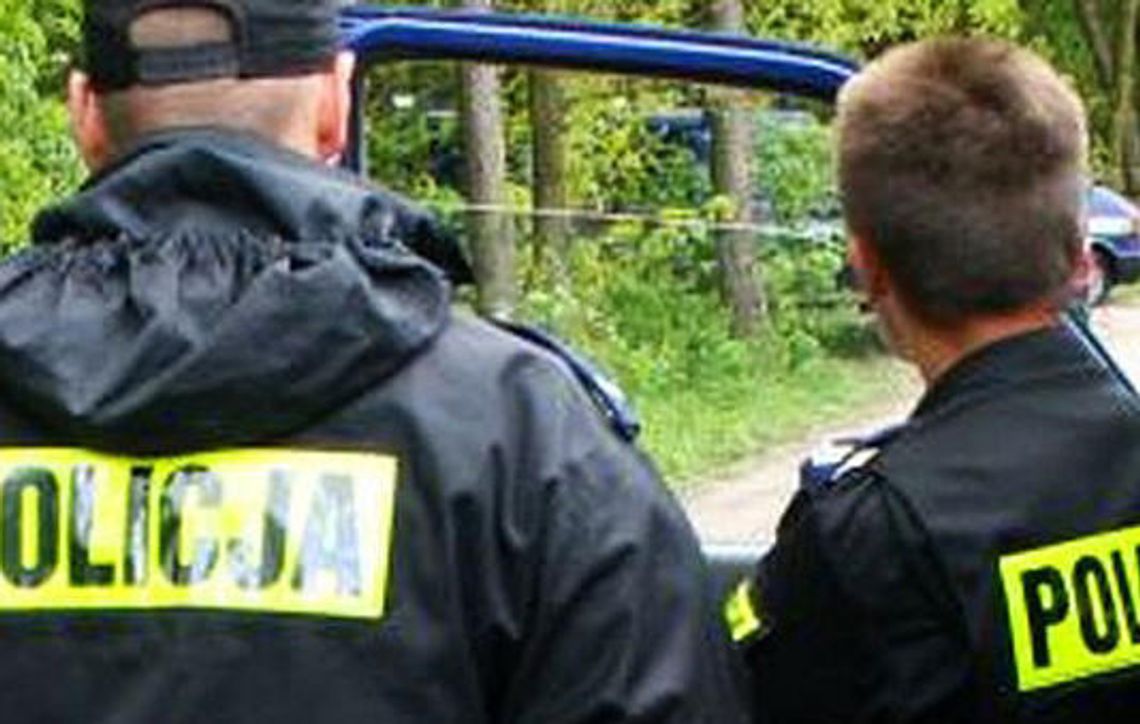 Zgłosił się do prokuratury, potem uciekł policjantom przez okno