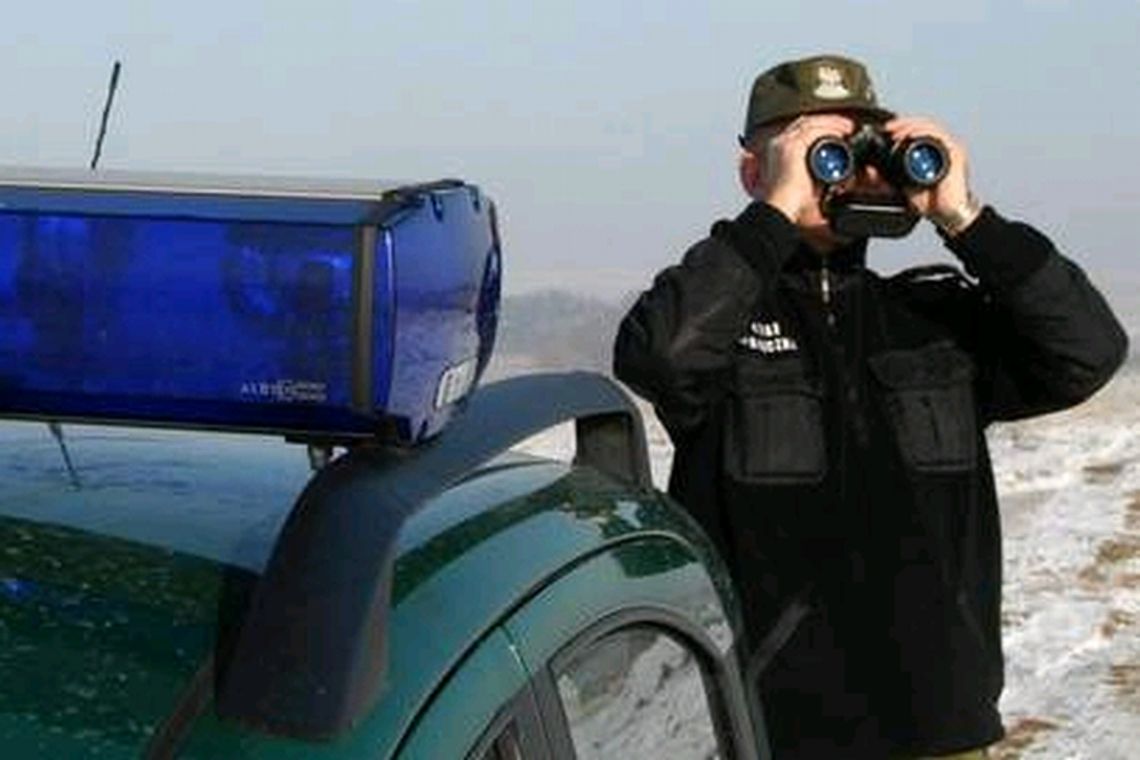 Zgubili się nad Bugiem, znaleźli się na drzewie. Kompletnie wyczerpani