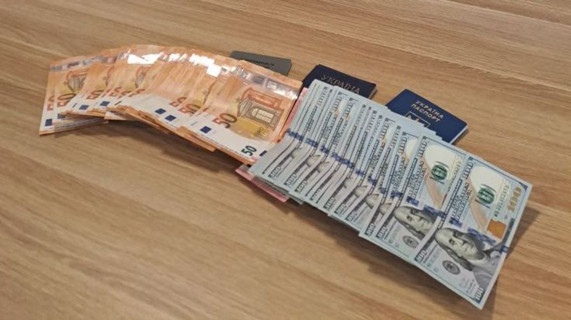 Zgubione, znalezione i oddane. Pieniądze i dokumenty wróciły do właściciela Zgubione, znalezione i oddane. Pieniądze i dokumenty wróciły do właściciela