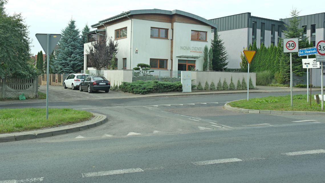 Zielone światło dla budowy osiedlowej ulicy. Podpisali umowę