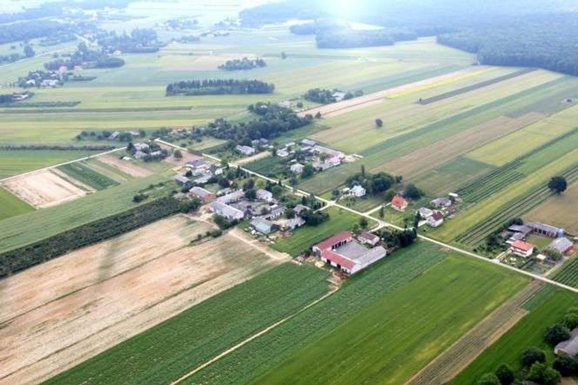 Ziemia rolna przestała drożeć. Transakcji o połowę mniej