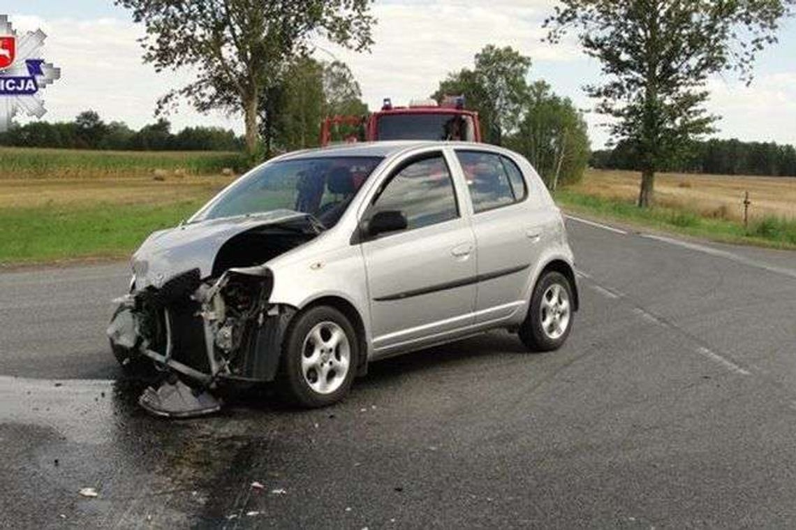 Zignorowała znak "Stop". Dwie osoby ranne Zignorowała znak "Stop". Dwie osoby ranne