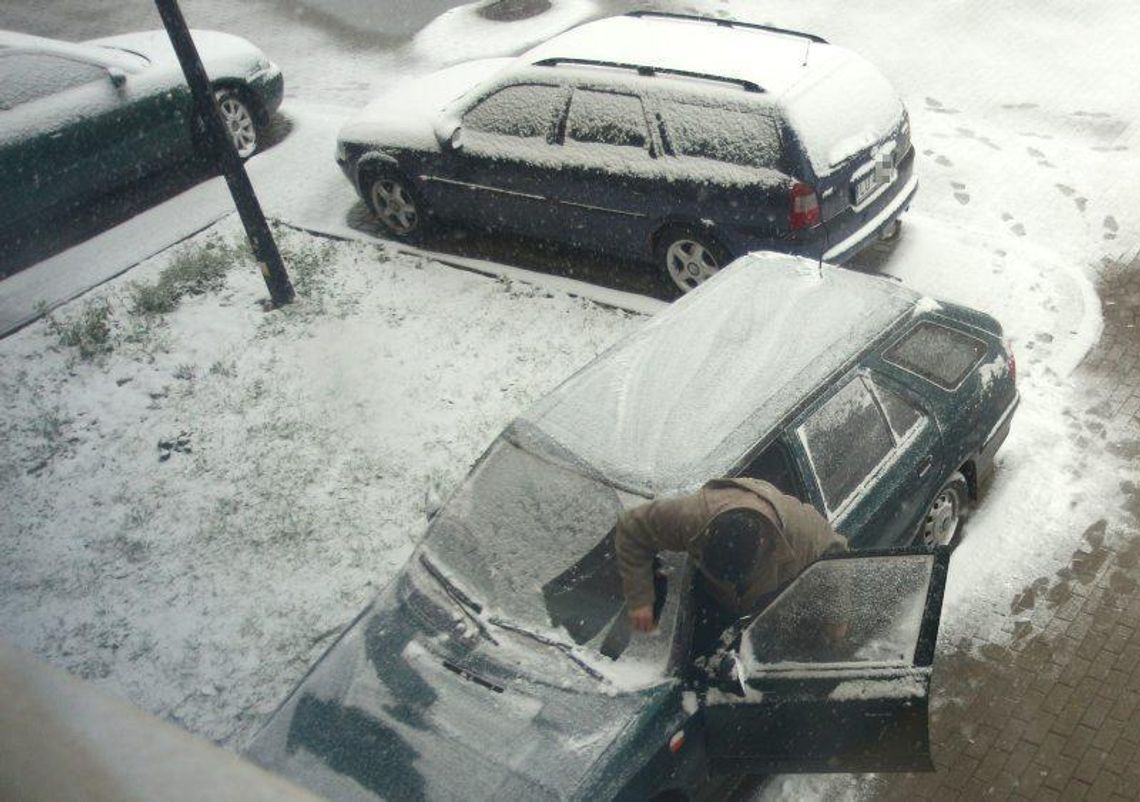 Zima na całego. Drogi przejezdne, ale śliskie