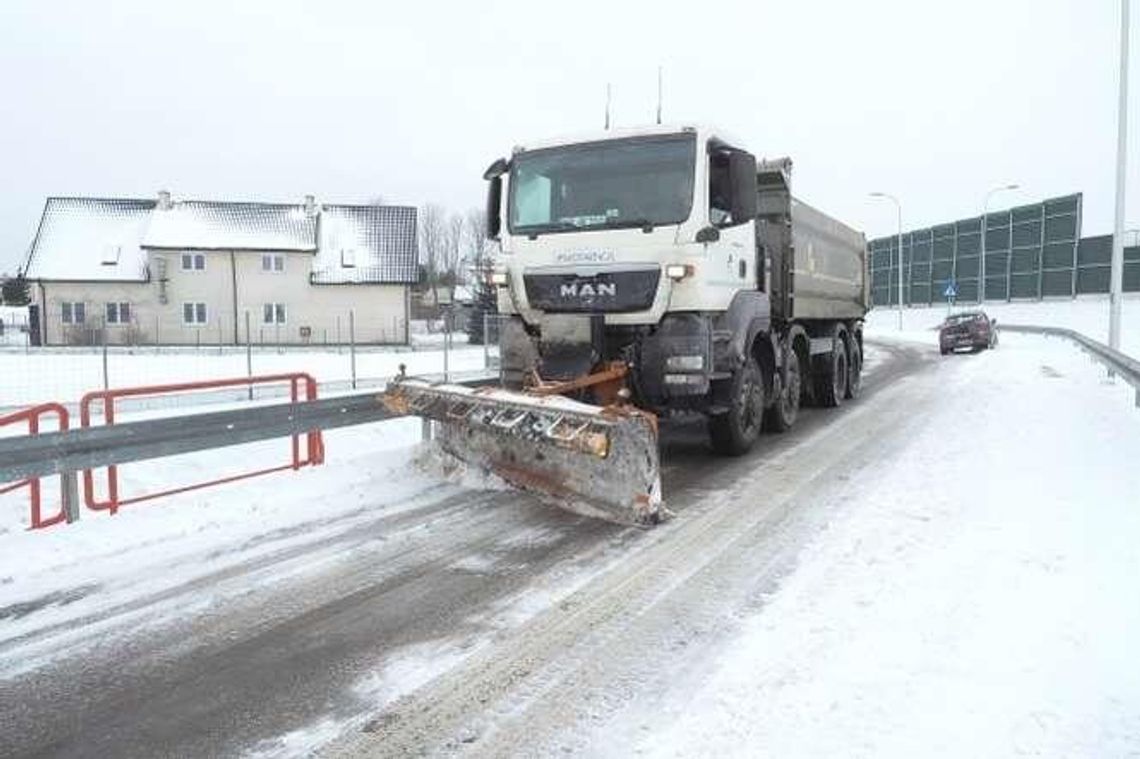 Zima w tym roku kosztowała o 2,2 mln zł więcej niż w ubiegłym. Czas po niej posprzątać Zima w tym roku kosztowała o 2,2 mln zł więcej niż w ubiegłym. Czas po niej posprzątać