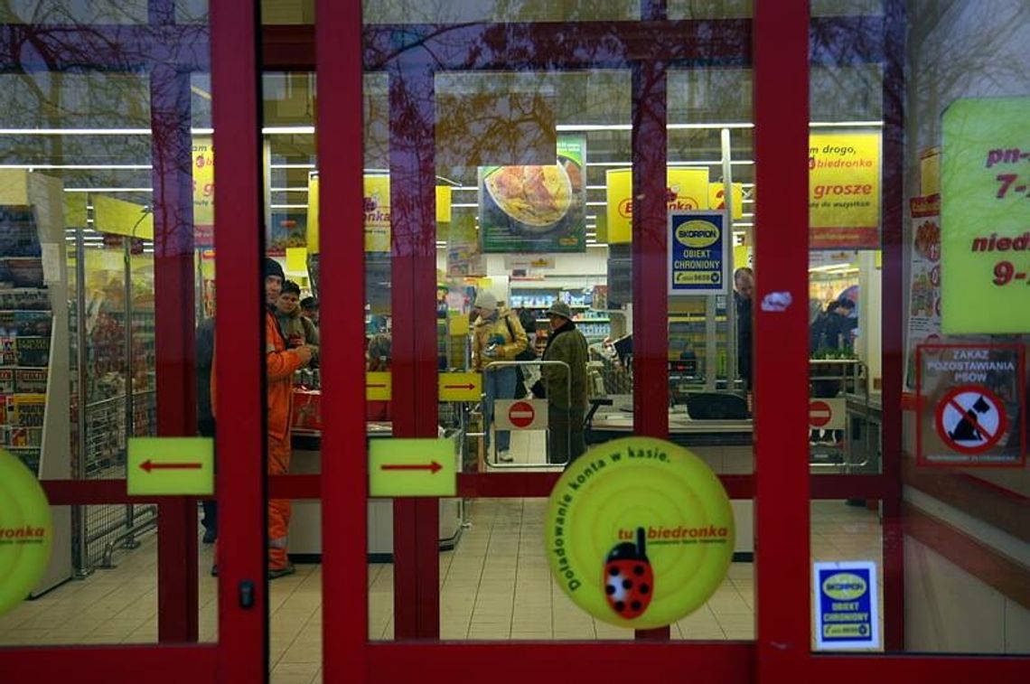 Zimno w Biedronce. \"Tam można zamarznąć\"