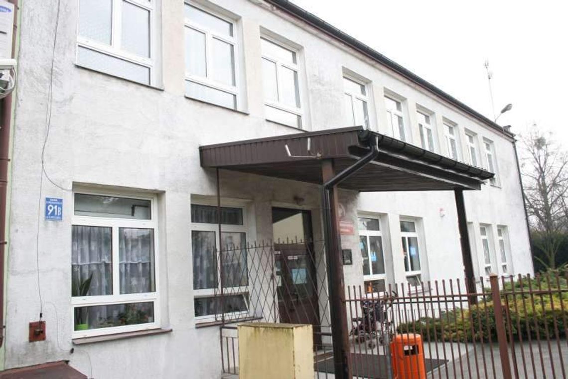 Zimny okład na wstrząśnienie mózgu w przedszkolu. Ojciec zawiadomił policję