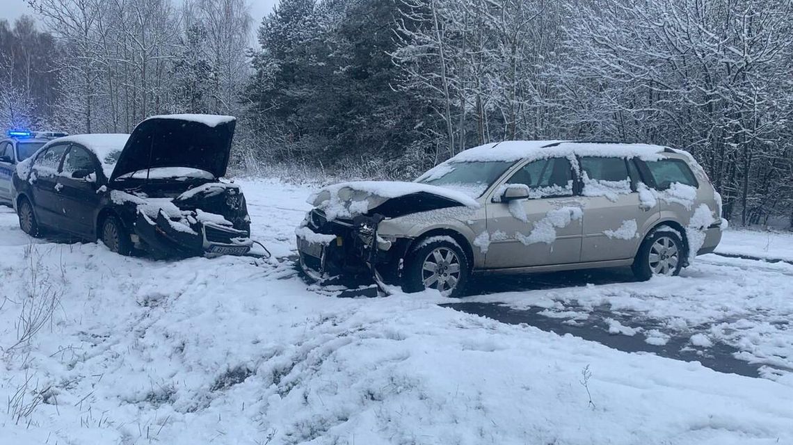 Zimowe warunki na drogach zbierają żniwo. Wypadki w regionie Zimowe warunki na drogach zbierają żniwo. Wypadki w regionie